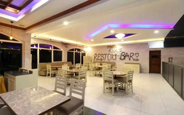 Oyo 30283 Rix'S Hotel And Resort