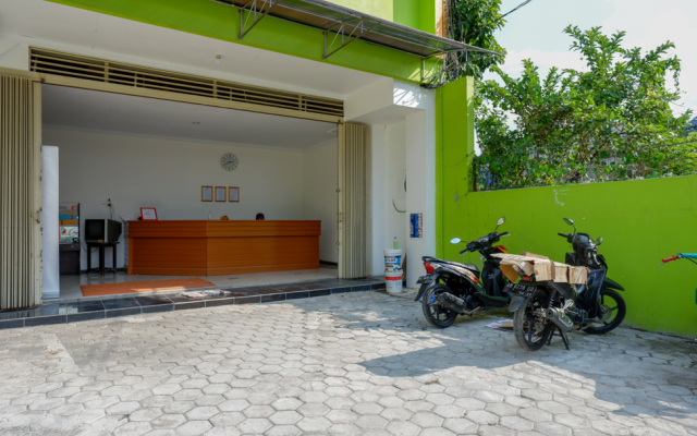 RedDoorz @ Jalan Wonosari KM.9