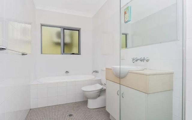 Angourie Blue Unit 2