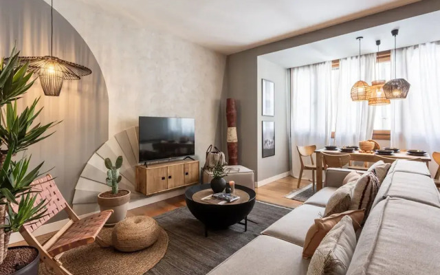 Guban - 2 Bedroom and Balcony in Azca