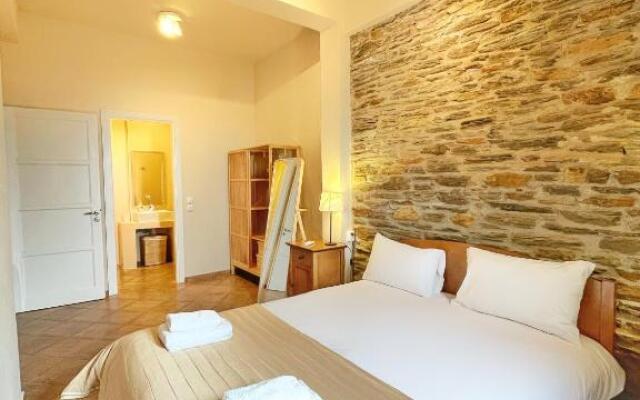 Spacious & Cozy Flat 5 mins to Batsi Bay