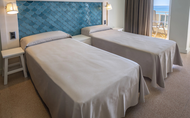 Caprici Beach Hotel & Spa
