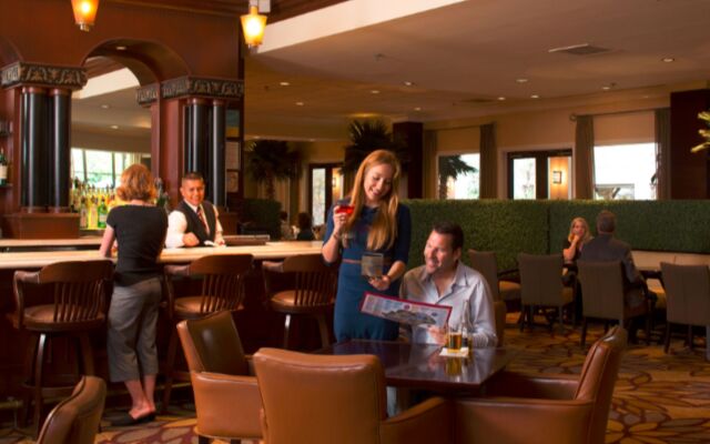 Anaheim Majestic Garden Hotel