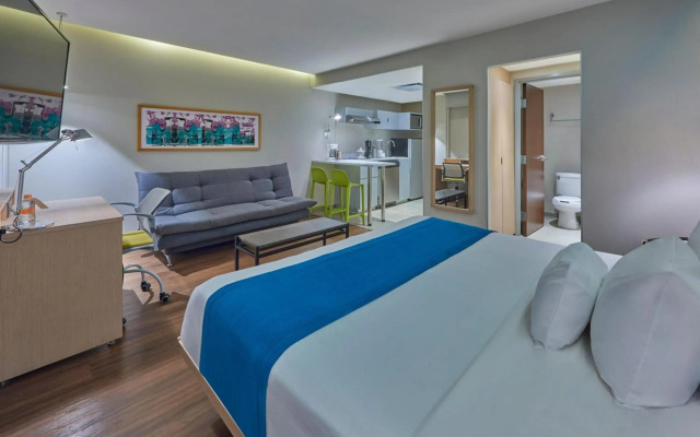 City Express Suites by Marriott Playa Del Carmen