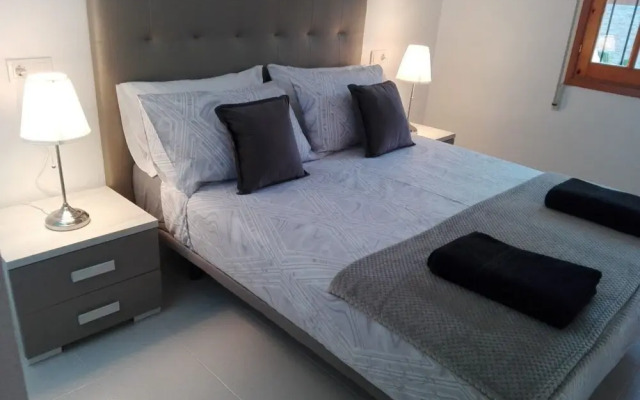 Modern Refurbished Bungalow, Communial Poolwifi