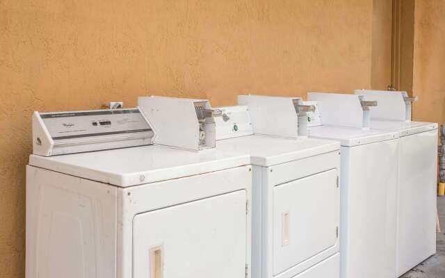 Days Inn by Wyndham Ormond Beach