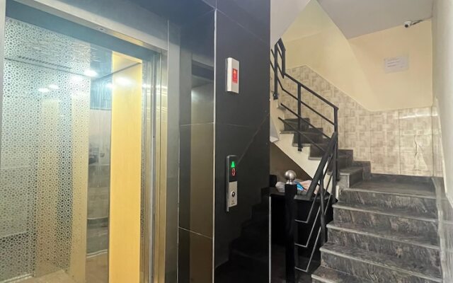 Roomshala 168 Startlight Suites
