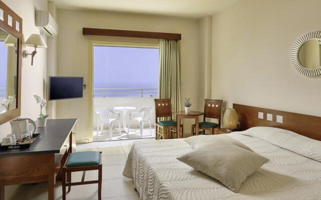 Iris Beach Hotel