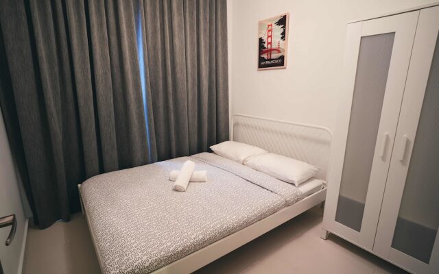 Regalia Residence @ KLCC View Sky Pool by KC