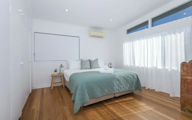 Luxe Waterfront Stay -Tallebudgera Creek