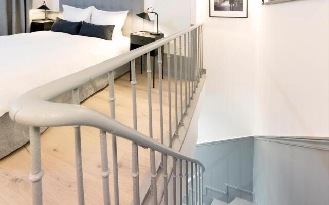 Luxury 4 Bedrooms Le Louvre I by Livinparis