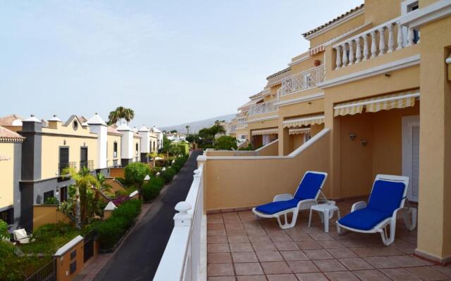 Colonial Suite