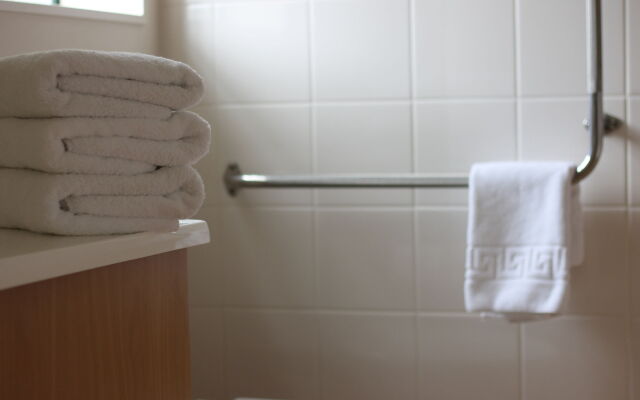 Greenlane Manor Motel