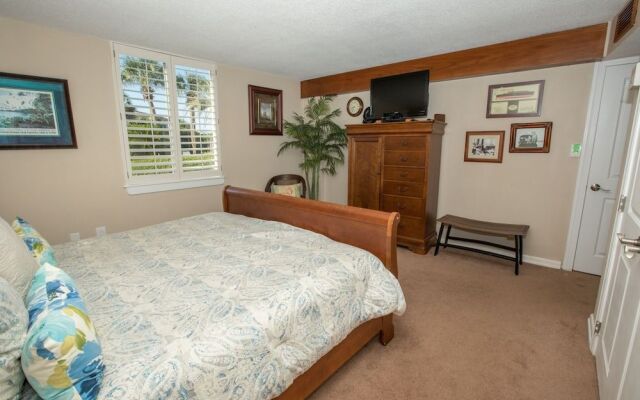 Dolphin Point 104b 2 Bedroom Condo by RedAwning