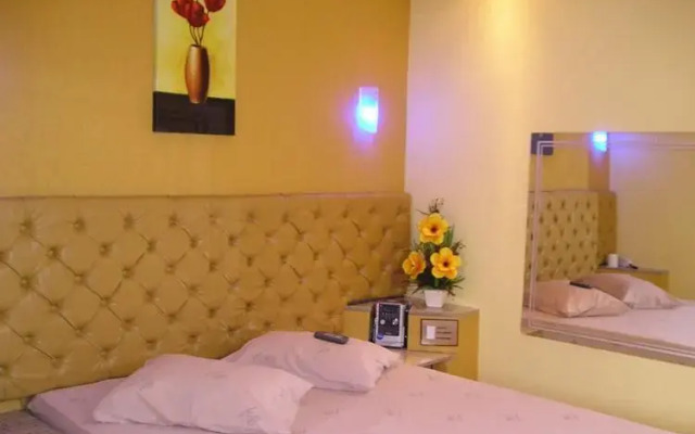 Motel Red Love