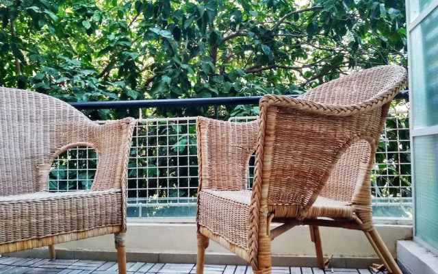 2BDR Masaryk Square Apt Central Location