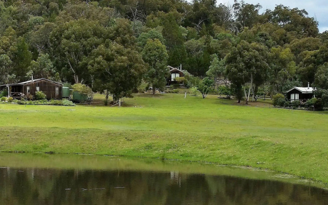 Wisteria Cottage and Cabins