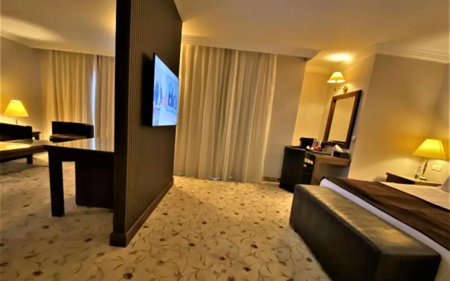 Maxi Park Hotel & Spa