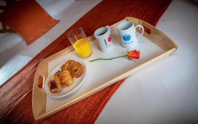 La Casa Suites Windsor