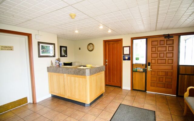 Heron's Landing Hotel