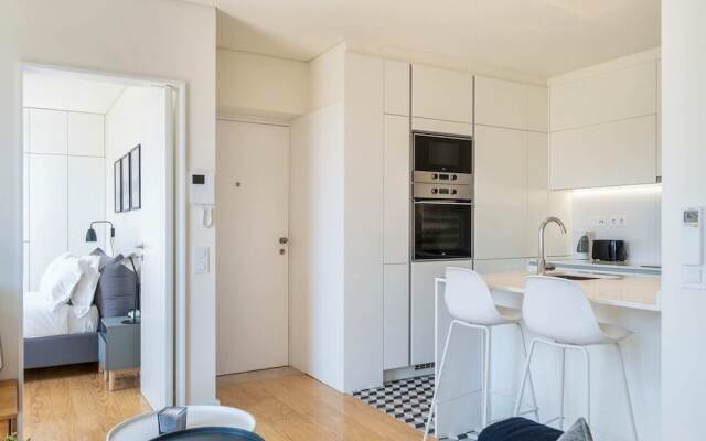 Modern 1BD w AC & Balcony