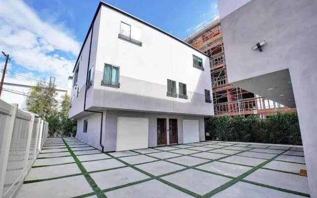 Luxe Townhome | Newly-Built