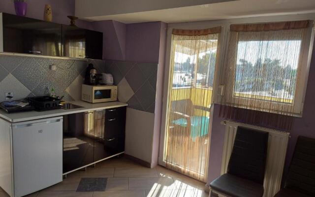 Corner Apartman 5