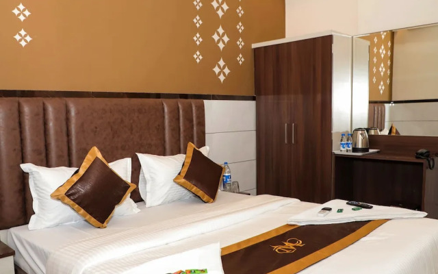 Majestic Inn
