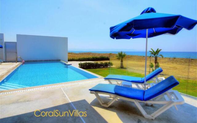 "blue - Beach Front Spectacular Villa Sleeps 10"