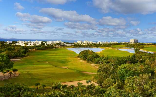 Aurora Anguilla Resort & Golf Club