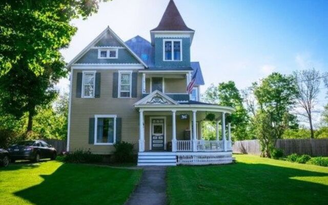 Burdett House Bed & Breakfast