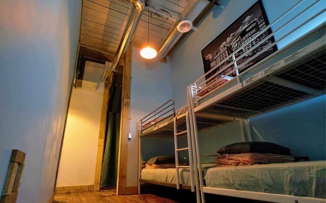 City House Hostel Poconos