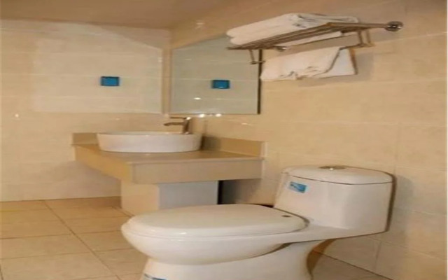 Chengde Changhe Business Guest House