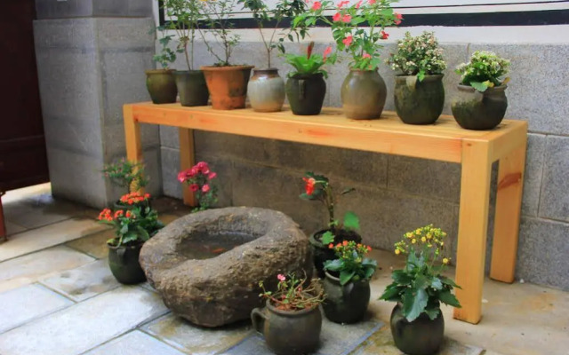 Flowers Pavilion Hotel