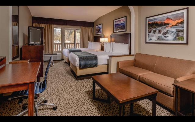 The Pine Lodge on Whitefish River