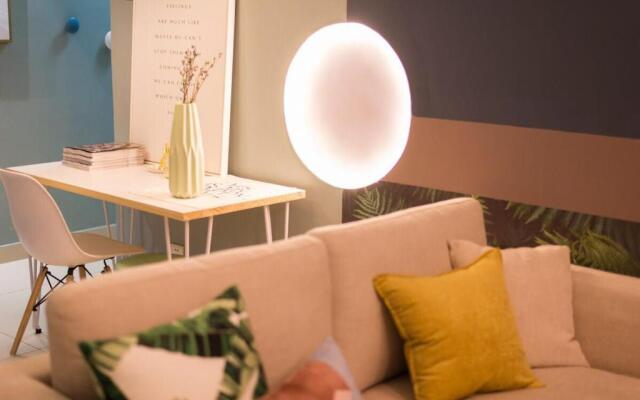 Guangzhou Haizhu·Pearl Shadow Star City· Locals Apartment 00138600