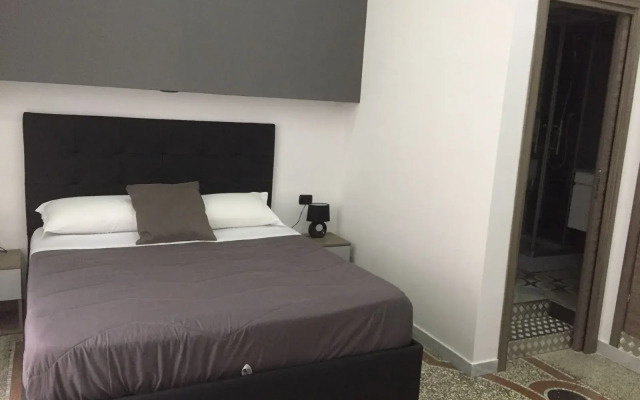 MB95 Mezzocannone Luxurious B&B