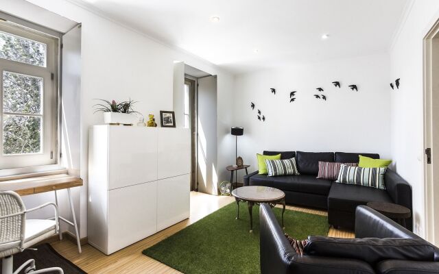 Trigueiros Downtown Apartment by Whome