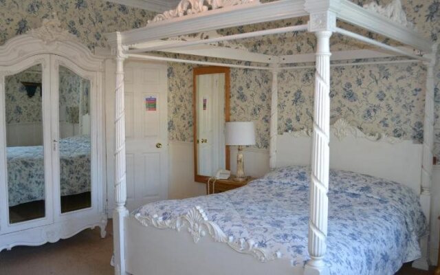 Cranleigh Hotel