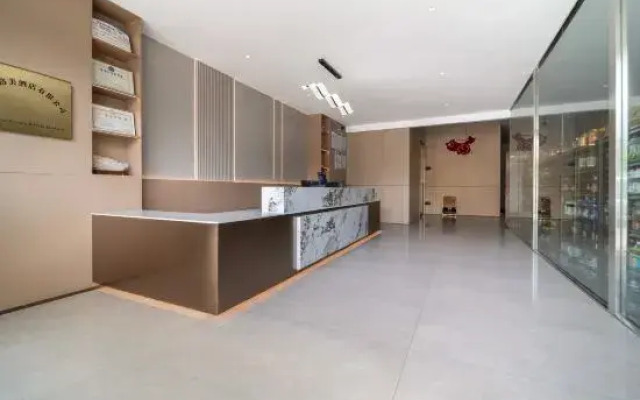 Meizhi Hotel (Zhumadian Municipal Government Hualong International Branch)