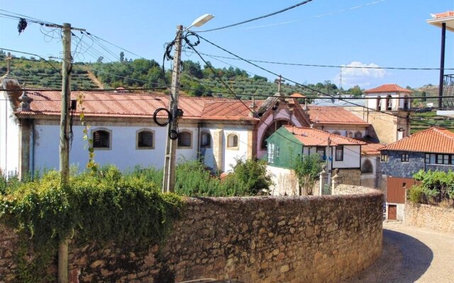 House with 3 Bedrooms in Salzedas, with Wonderful Mountain View And Furnished Garden - 120 Km From the Beach