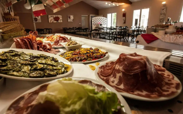 Village-Club "L'Emeraude" - Vacances Passion