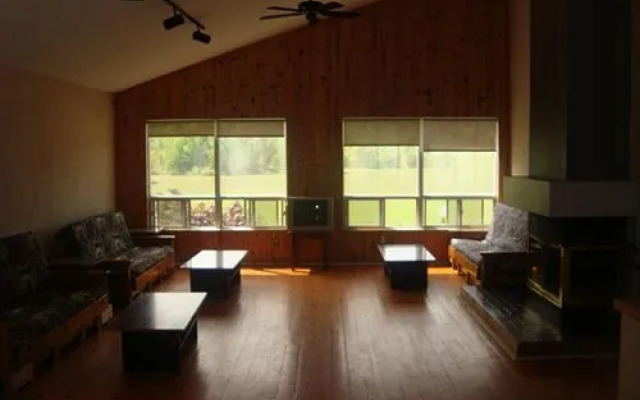 7 Bedroom Blue Mountain Chalet with Sauna & Hot Tub #35R