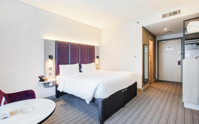 Premier Inn Dubai International Airport Hotel - Image 4