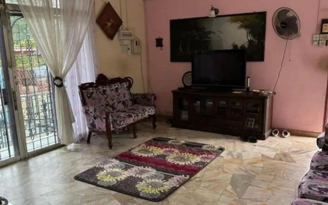 OYO Home 90725 Harmony Silk