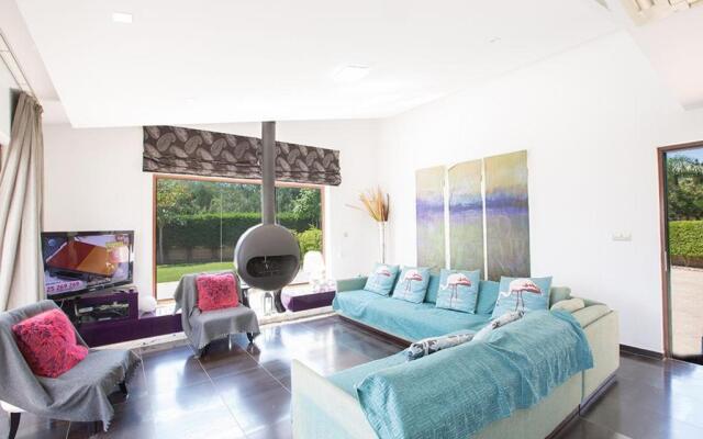 Villa Protaras Sunshine Stylish 4BDR Villa with Pool Close to Fig Tree Bay Beach