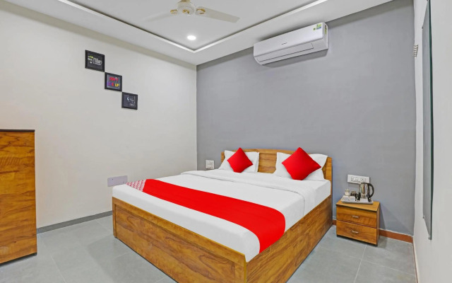 OYO Flagship 80625 Hotel King Land
