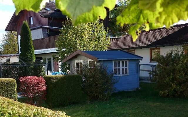 Cozy Apartment in Lechbruck with Garden