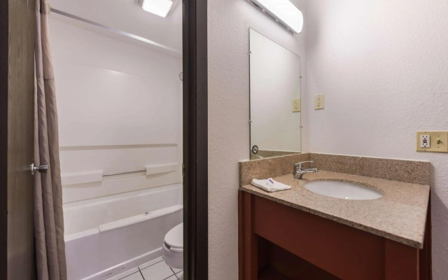 Motel 6 Saint Paul, MN - I-94