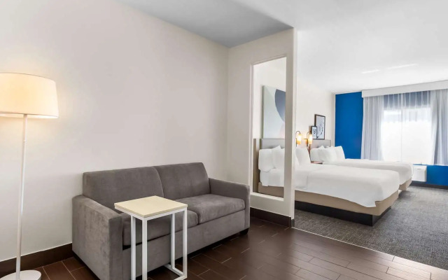 Spark by Hilton Pearland (H)